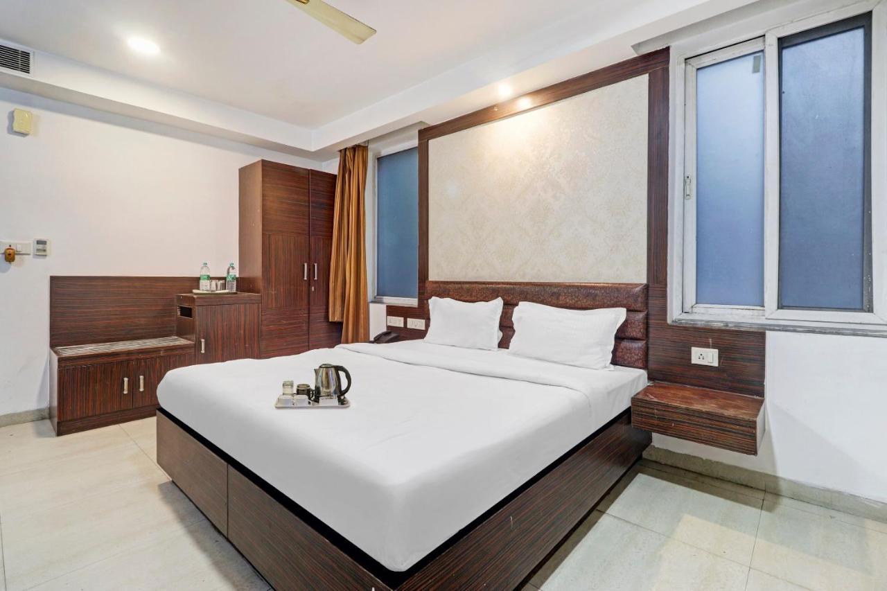 Oyo Townhouse 748 Hotel Parth Paradise Ghaziabad Exterior photo