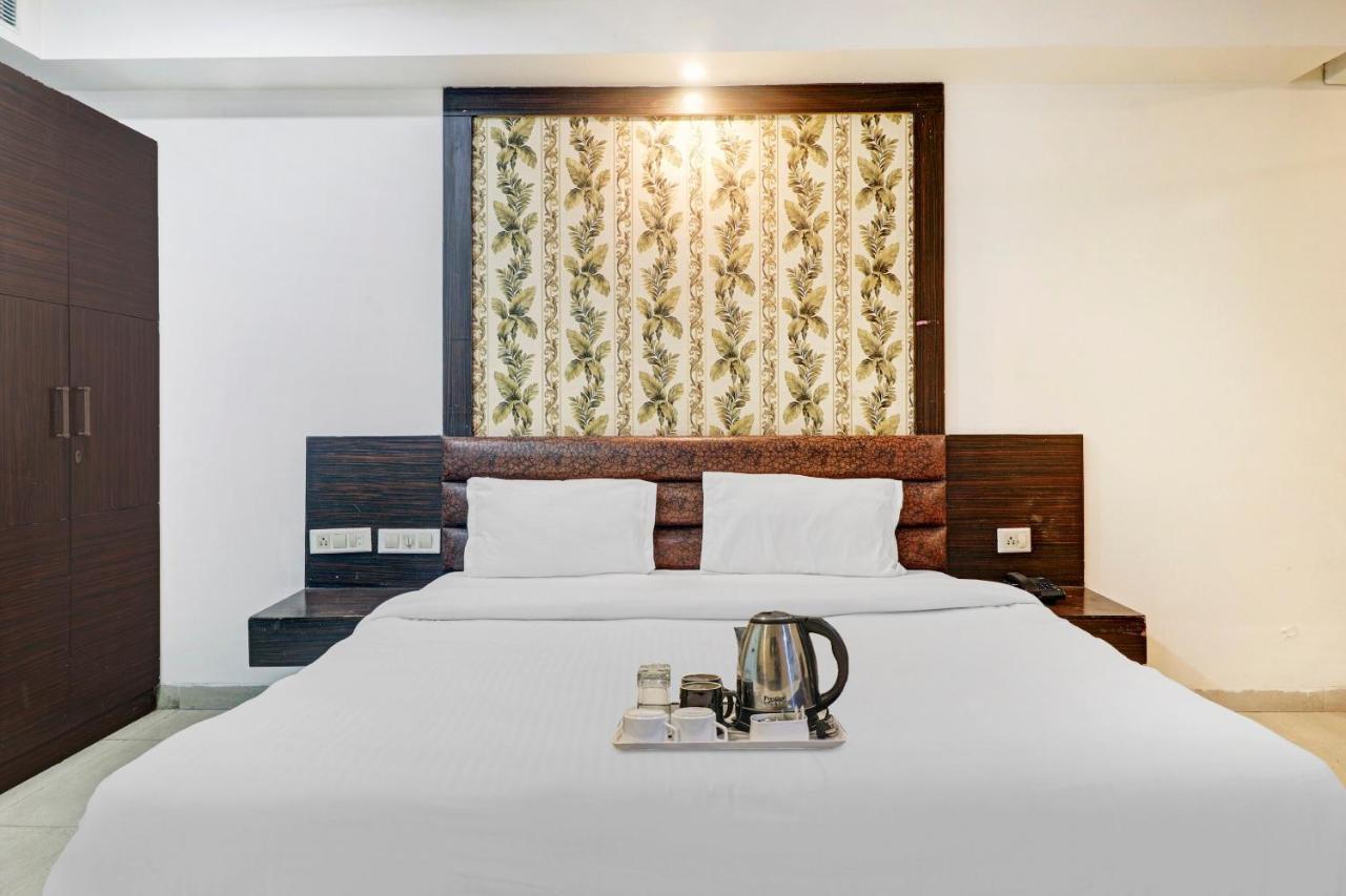 Oyo Townhouse 748 Hotel Parth Paradise Ghaziabad Exterior photo