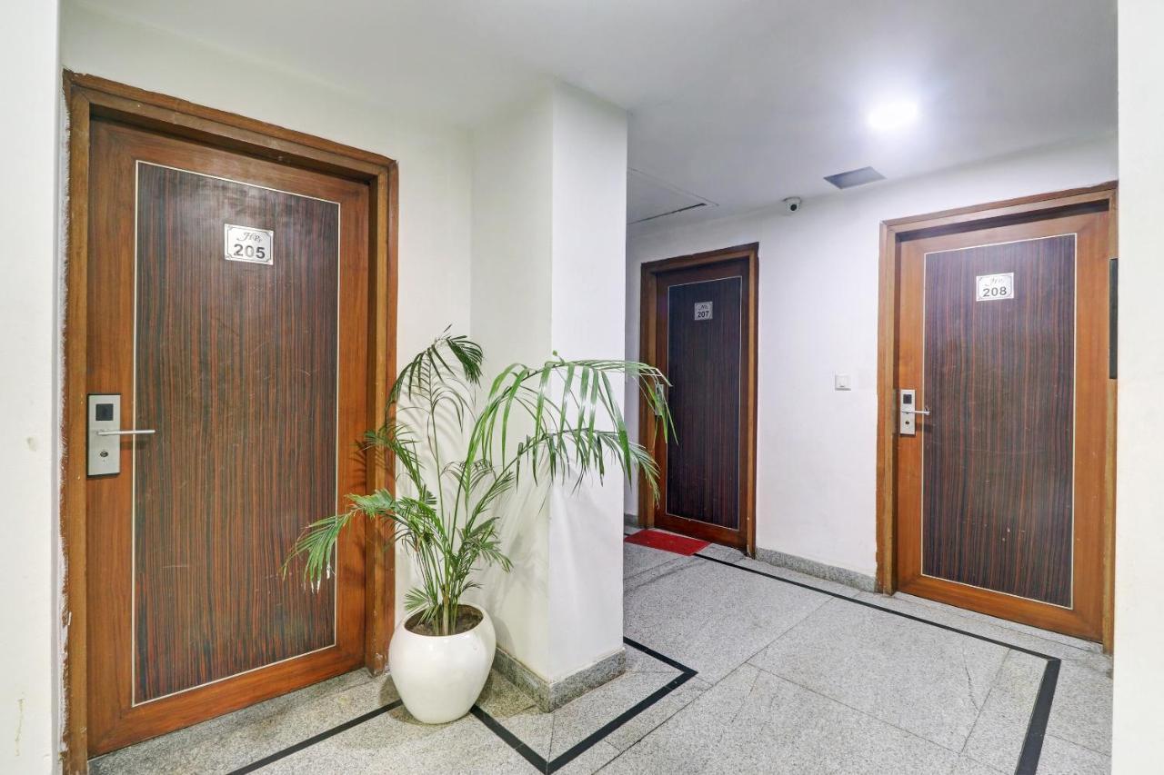 Oyo Townhouse 748 Hotel Parth Paradise Ghaziabad Exterior photo