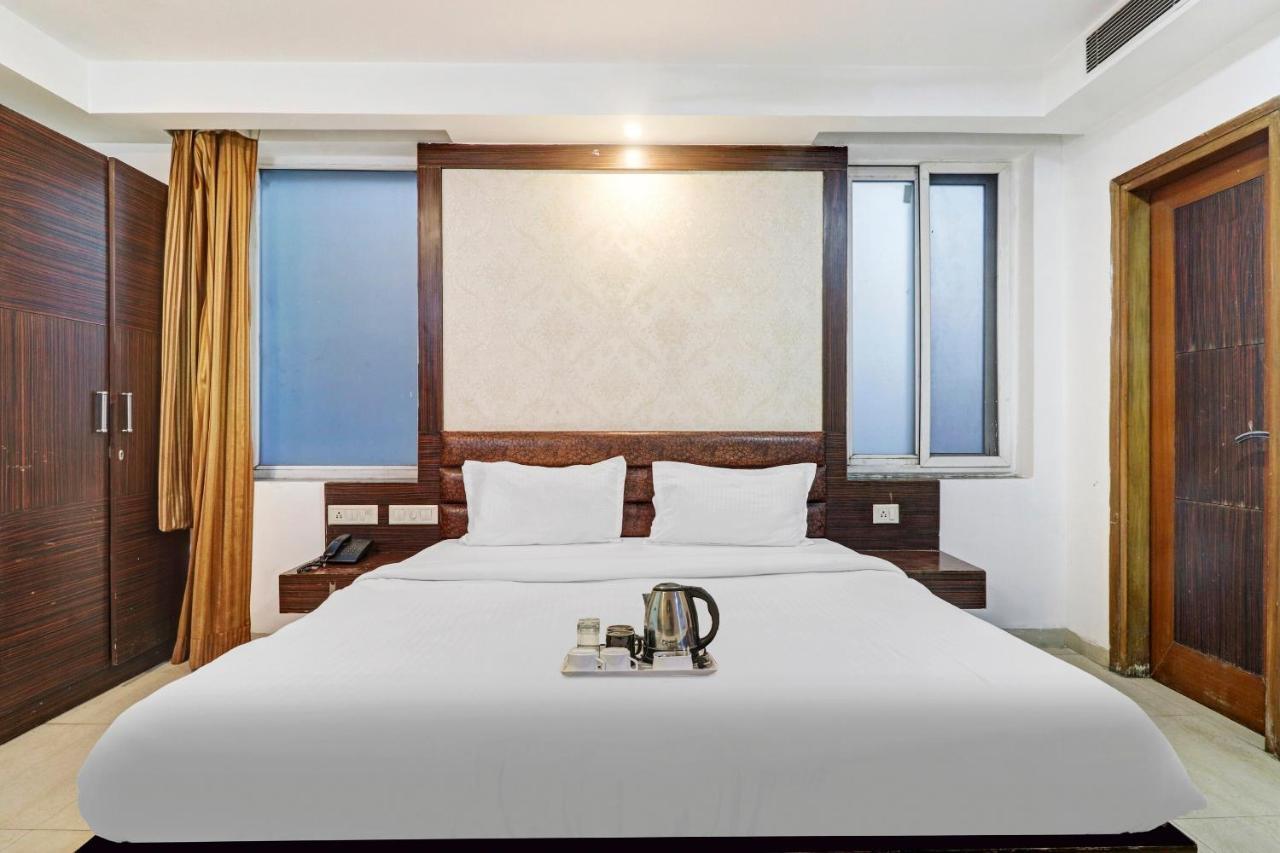 Oyo Townhouse 748 Hotel Parth Paradise Ghaziabad Exterior photo