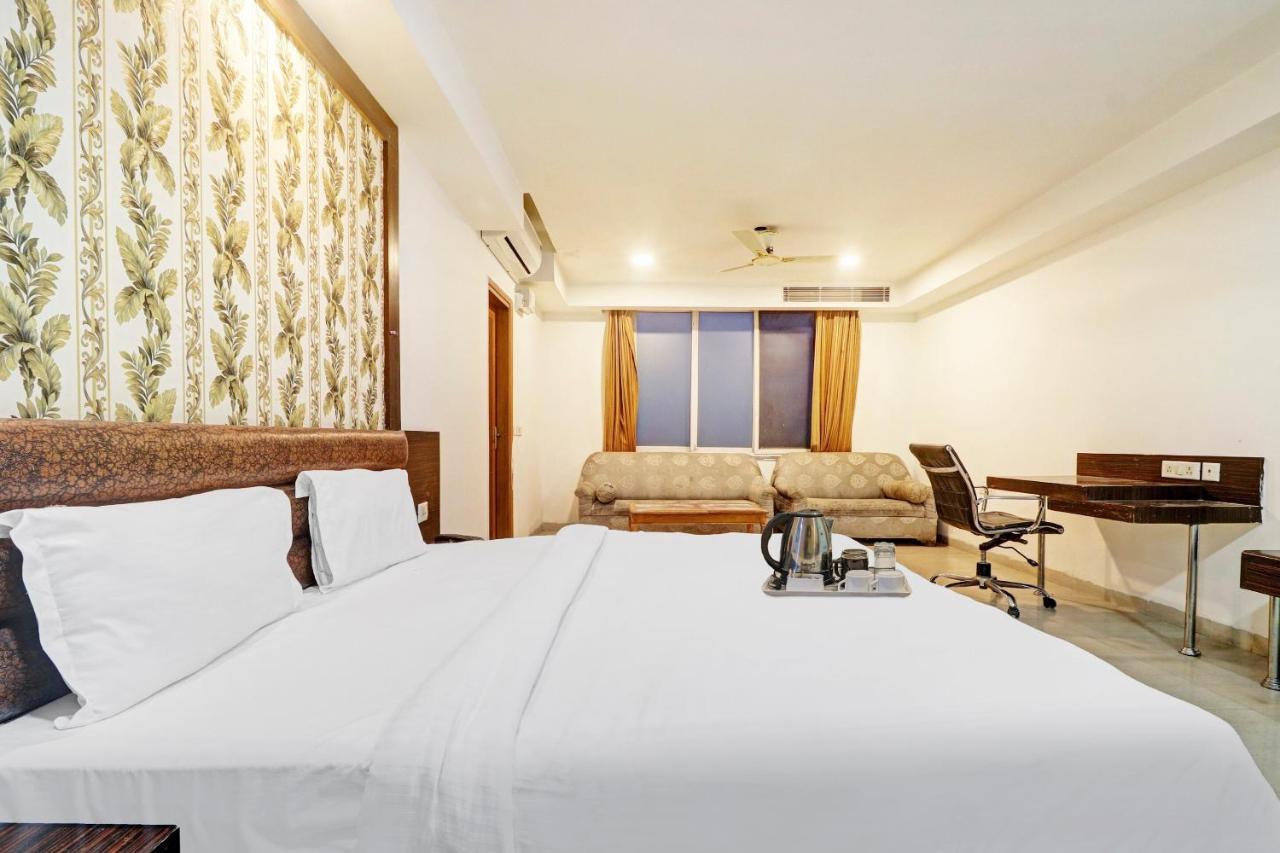 Oyo Townhouse 748 Hotel Parth Paradise Ghaziabad Exterior photo